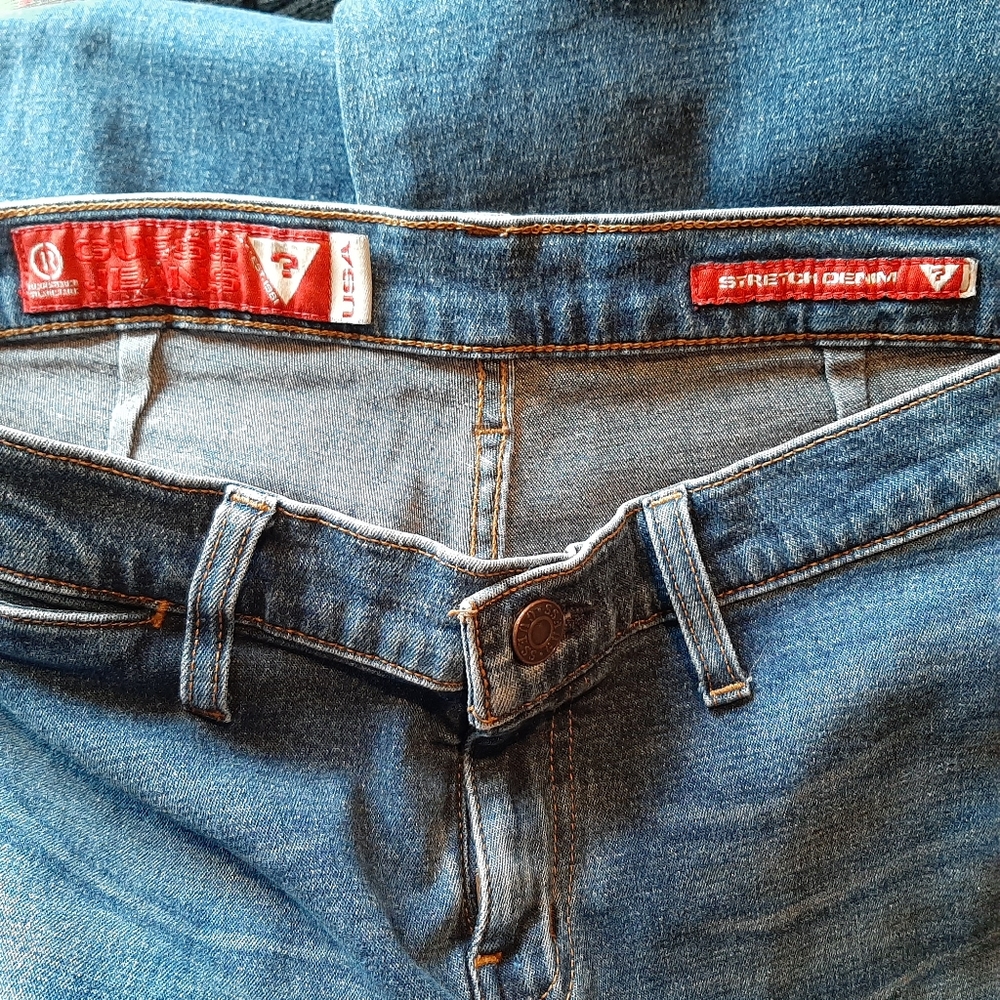Guess Jeans - Picture 3 of 5